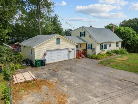 24 Yarmouth Drive Nashua NH 03062