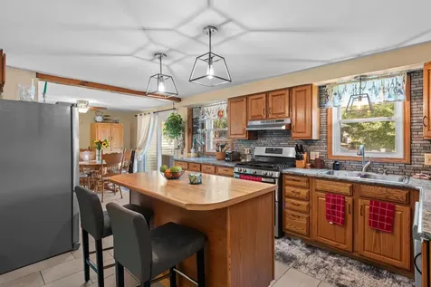 24 Yarmouth Drive Nashua NH 03062