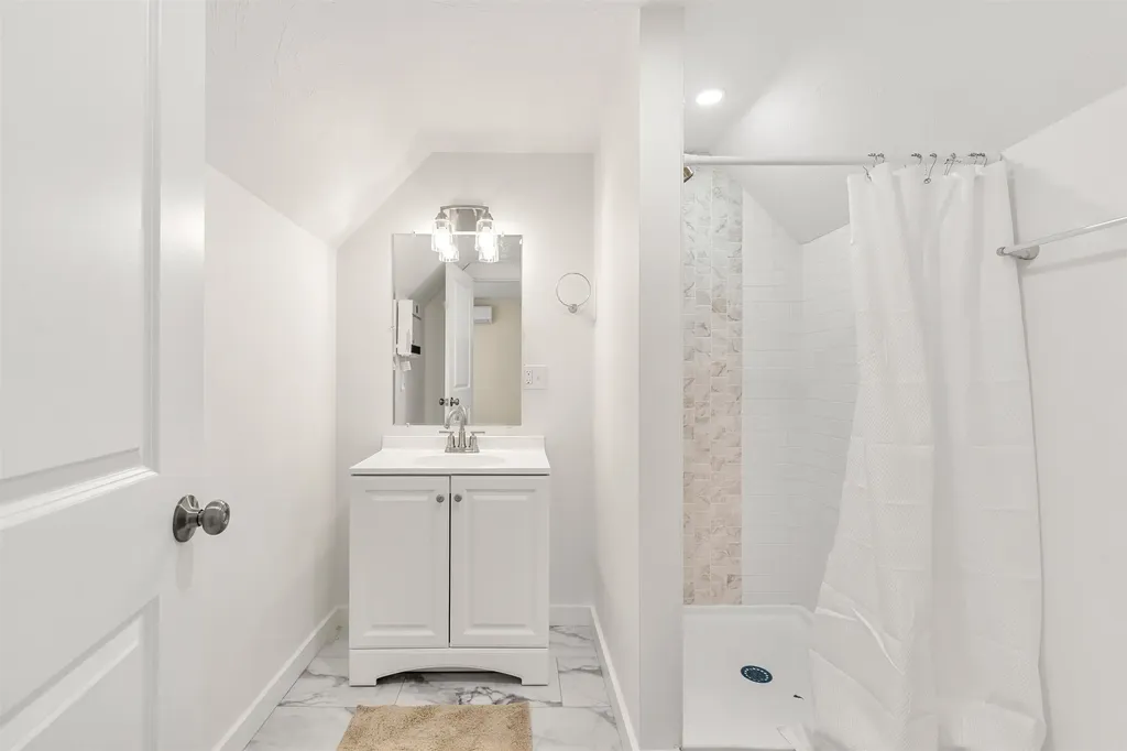 5 Bartlett Street Allenstown NH 03275