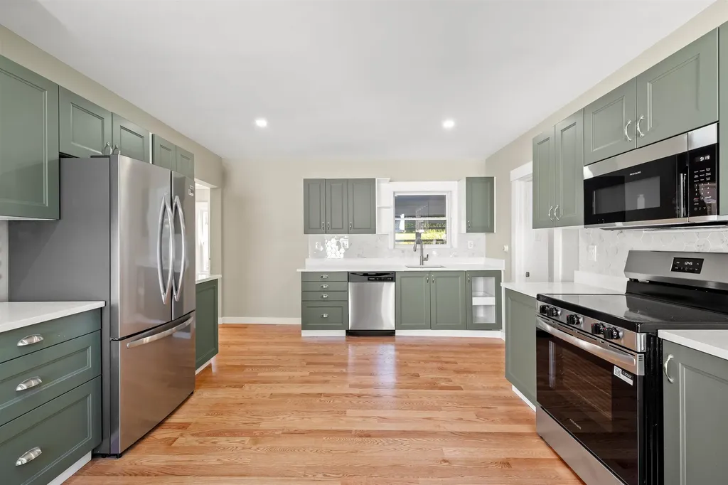 5 Bartlett Street Allenstown NH 03275