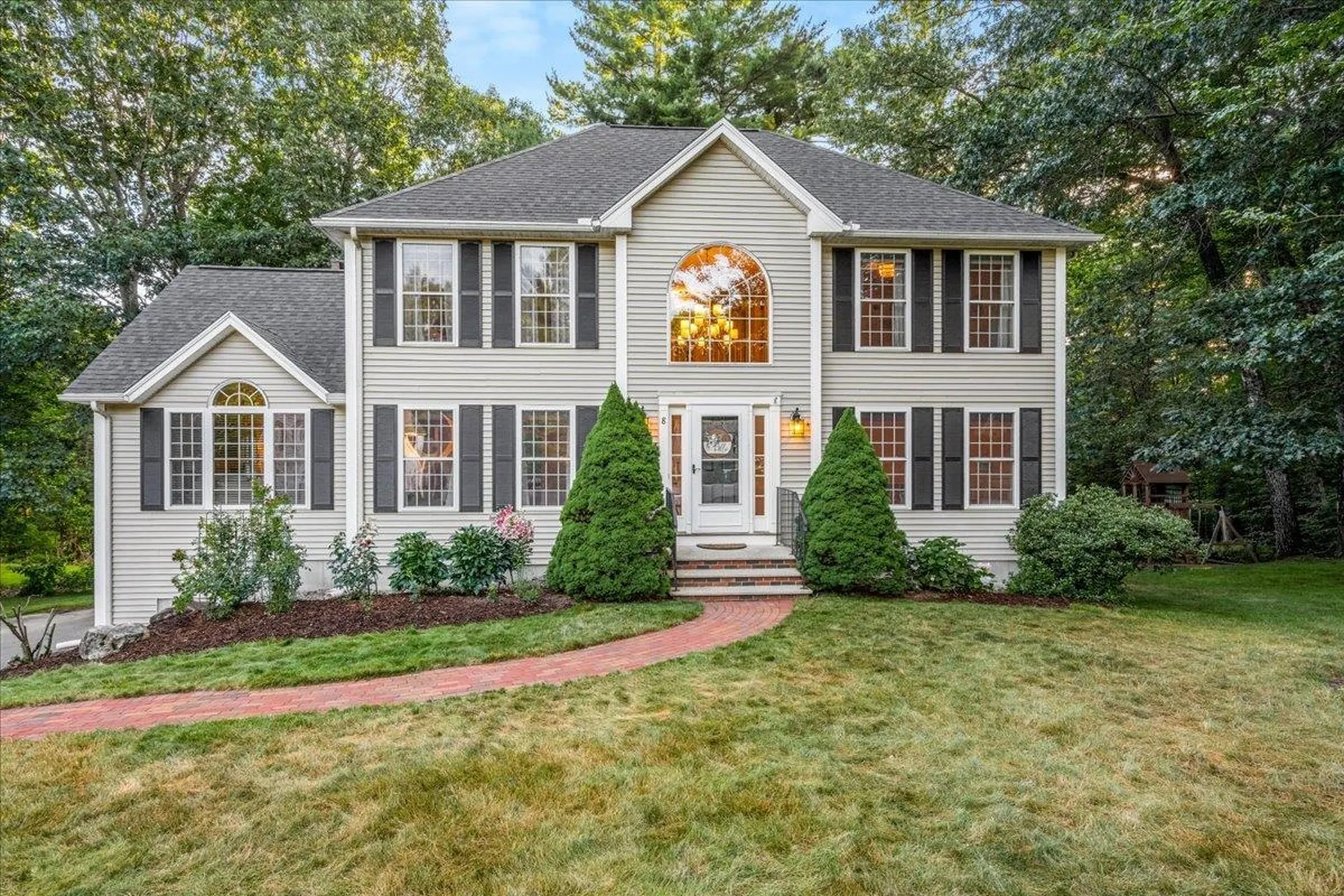 8 Danforth Drive Bedford NH 03110