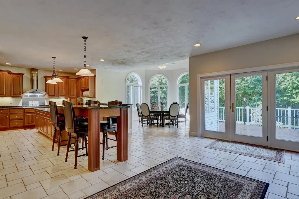 8 Meeting Rock Drive Atkinson NH 03811