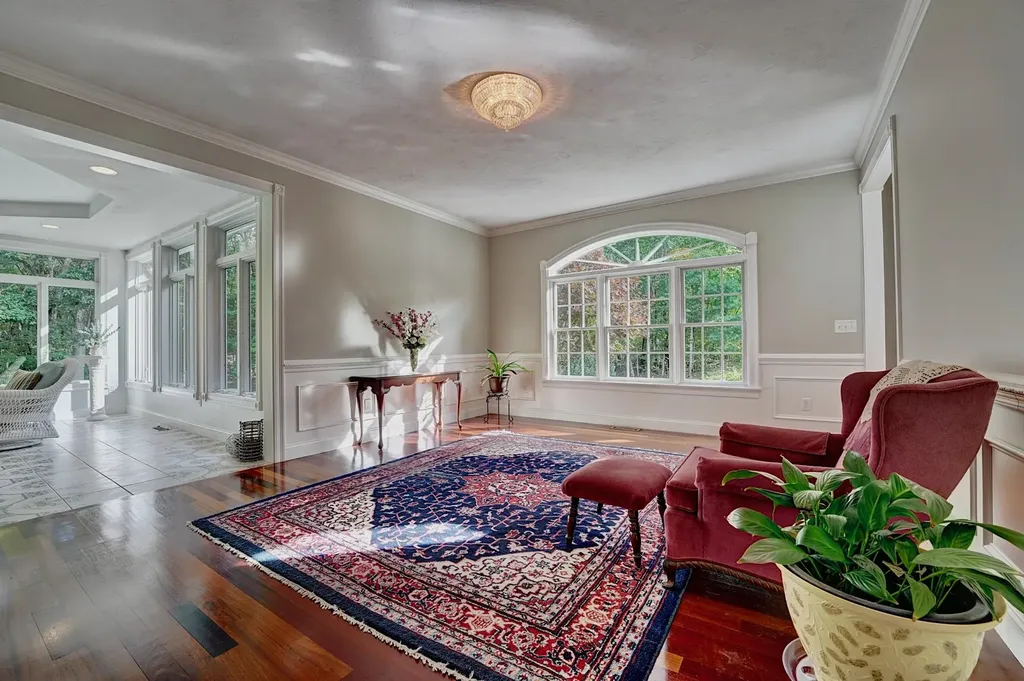 8 Meeting Rock Drive Atkinson NH 03811