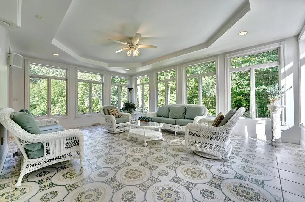 8 Meeting Rock Drive Atkinson NH 03811