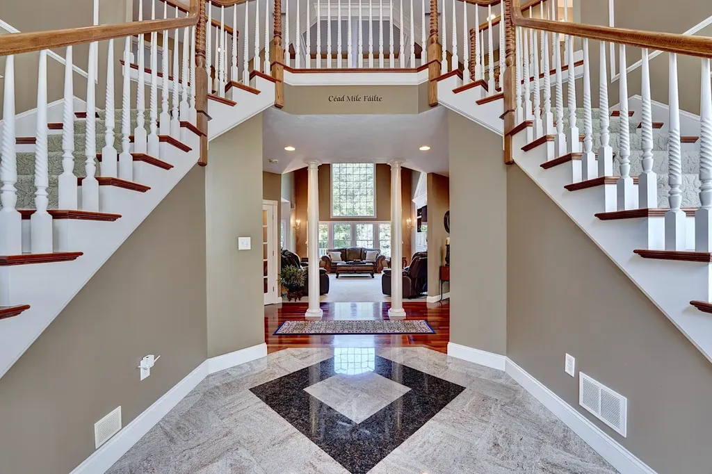 8 Meeting Rock Drive Atkinson NH 03811