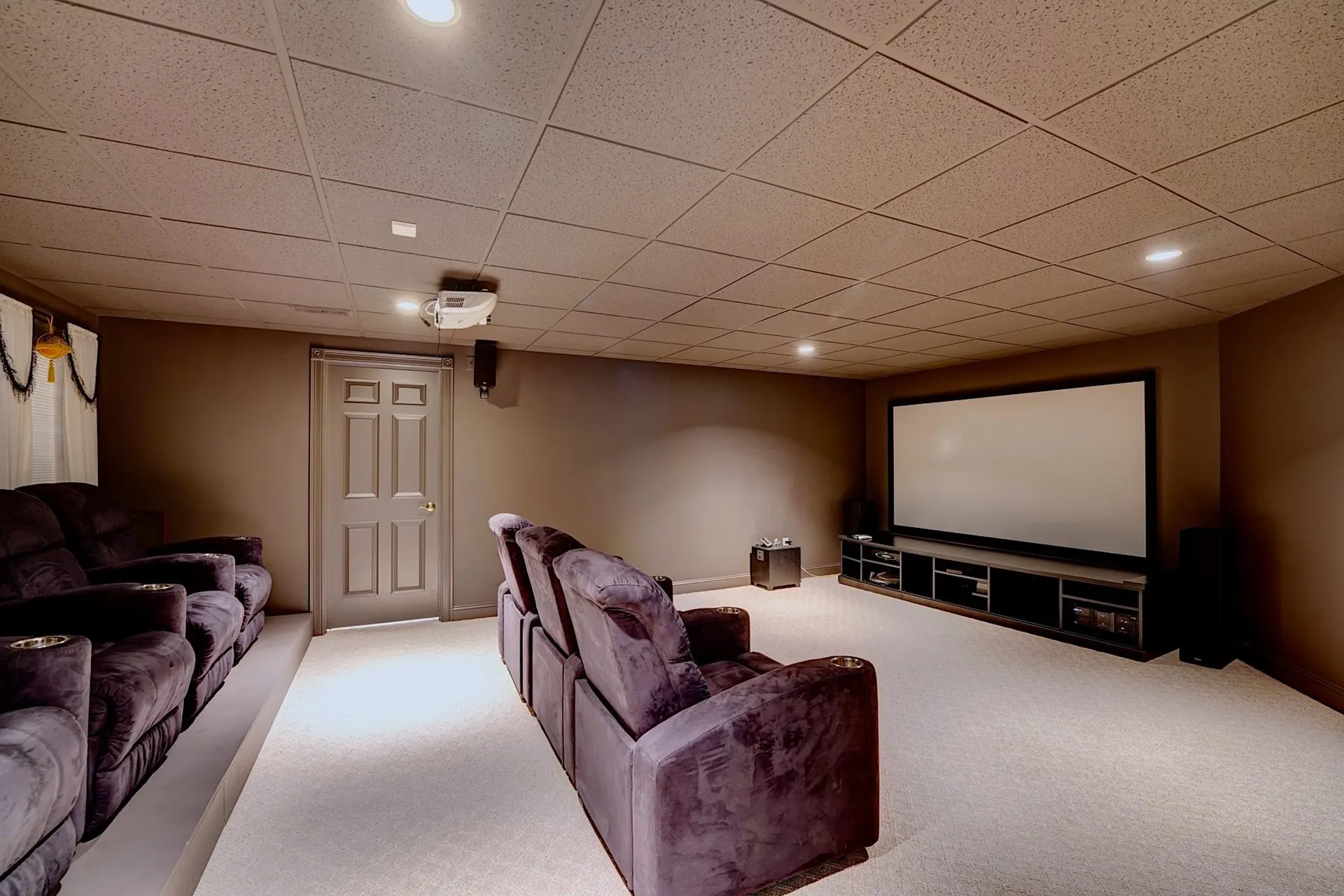 8 Meeting Rock Drive Atkinson NH 03811