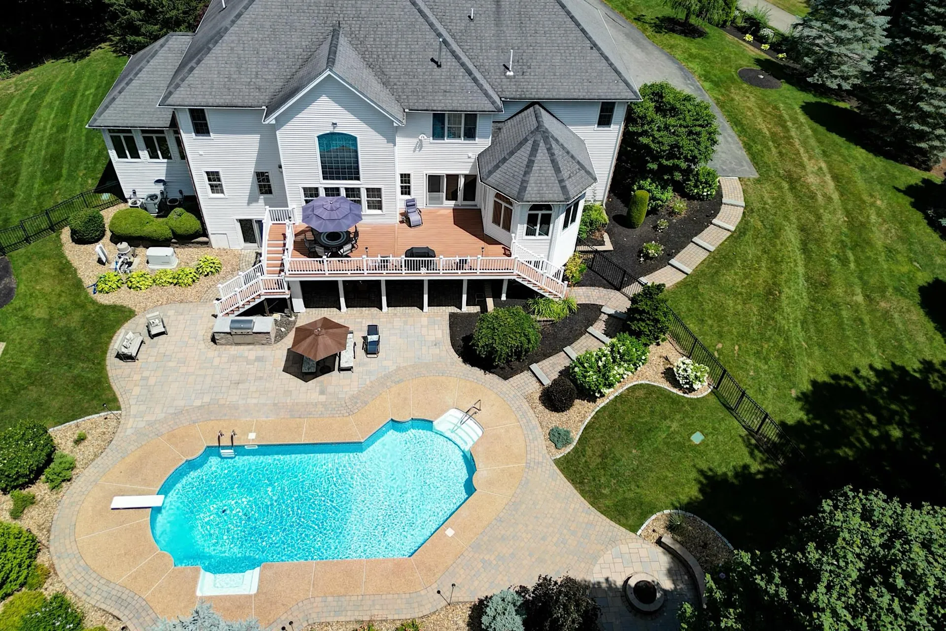 8 Meeting Rock Drive Atkinson NH 03811