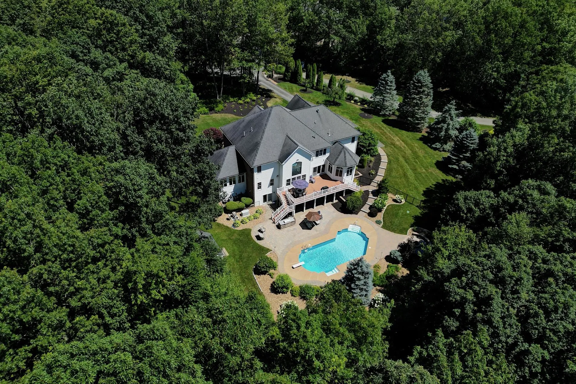 8 Meeting Rock Drive Atkinson NH 03811