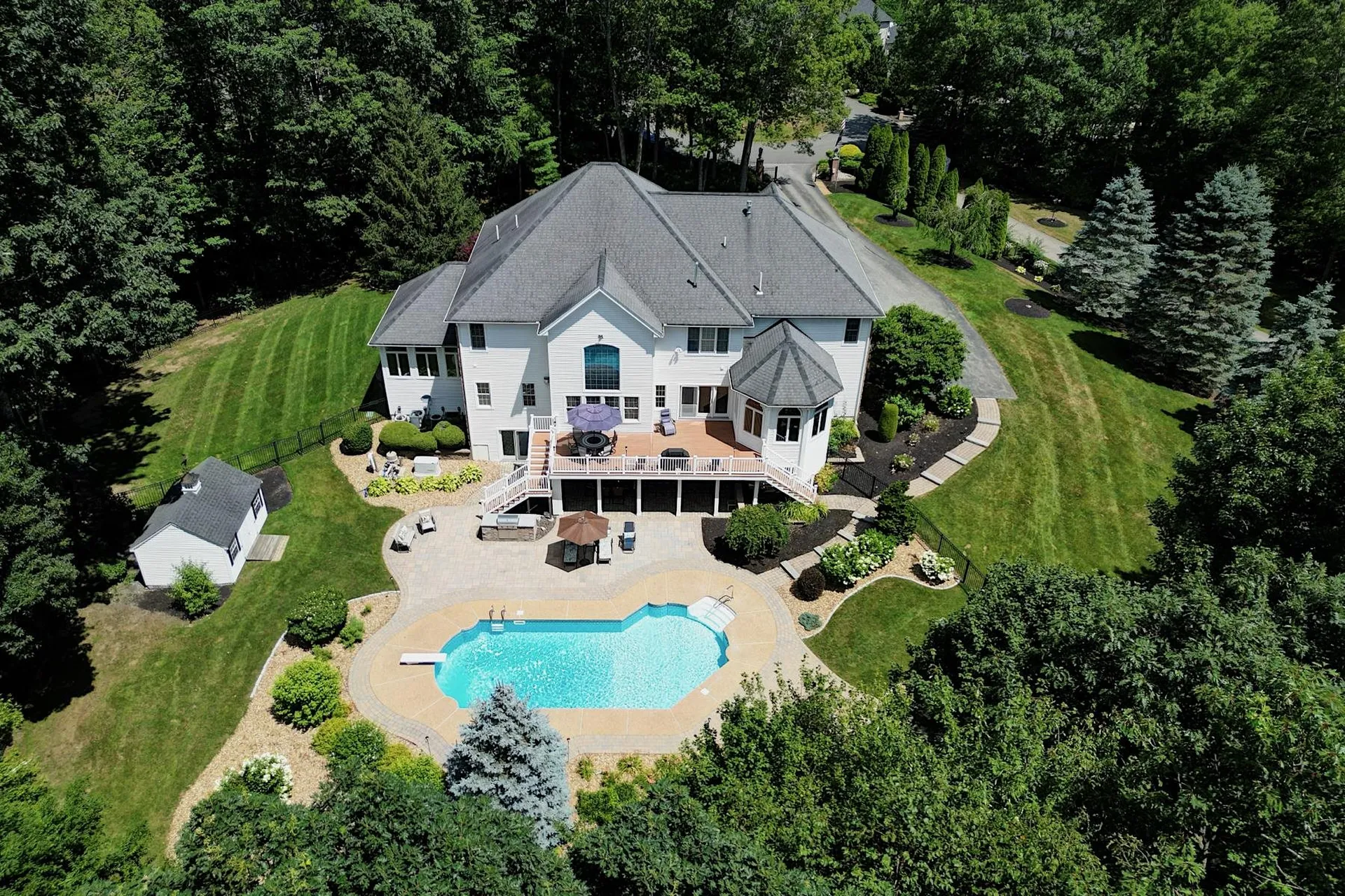 8 Meeting Rock Drive Atkinson NH 03811