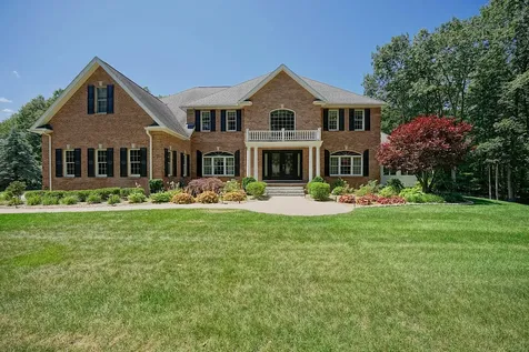 8 Meeting Rock Drive Atkinson NH 03811