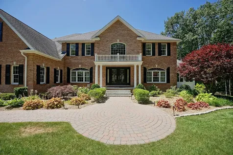 8 Meeting Rock Drive Atkinson NH 03811