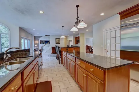 8 Meeting Rock Drive Atkinson NH 03811