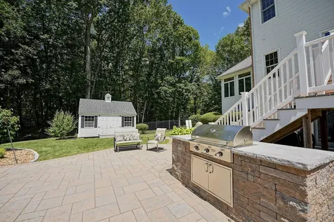 8 Meeting Rock Drive Atkinson NH 03811