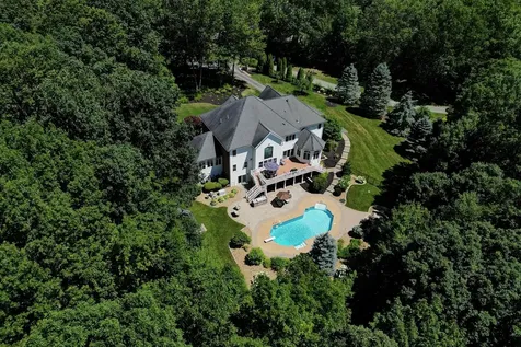 8 Meeting Rock Drive Atkinson NH 03811