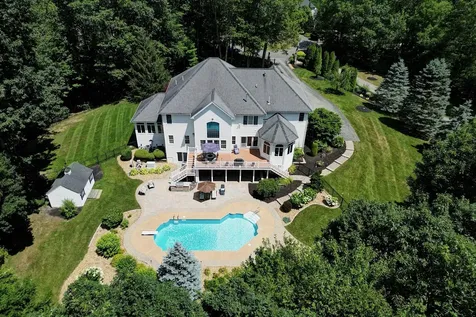 8 Meeting Rock Drive Atkinson NH 03811