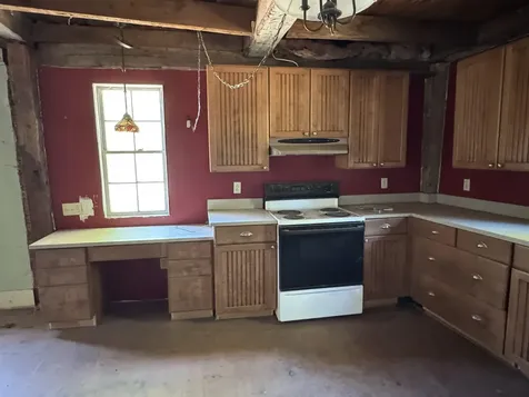 141 South Road Deerfield NH 03037