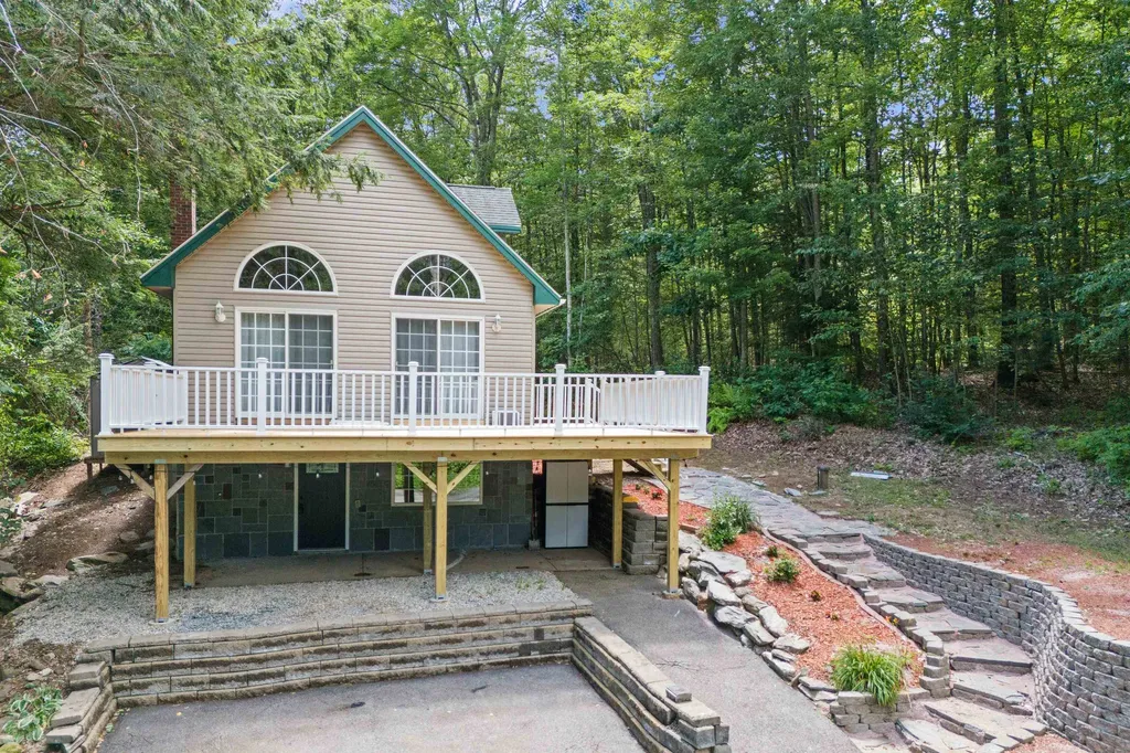 230 Camelot Shore Drive Farmington NH 03835