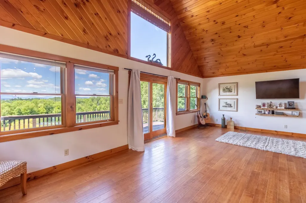 4088 Hinman Settler Road Derby VT 05829