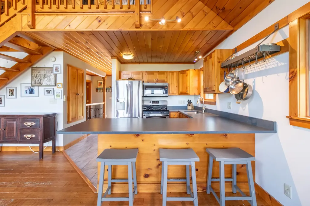 4088 Hinman Settler Road Derby VT 05829