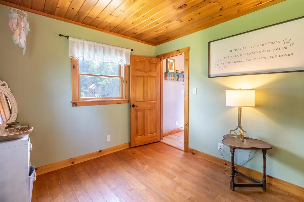 4088 Hinman Settler Road Derby VT 05829