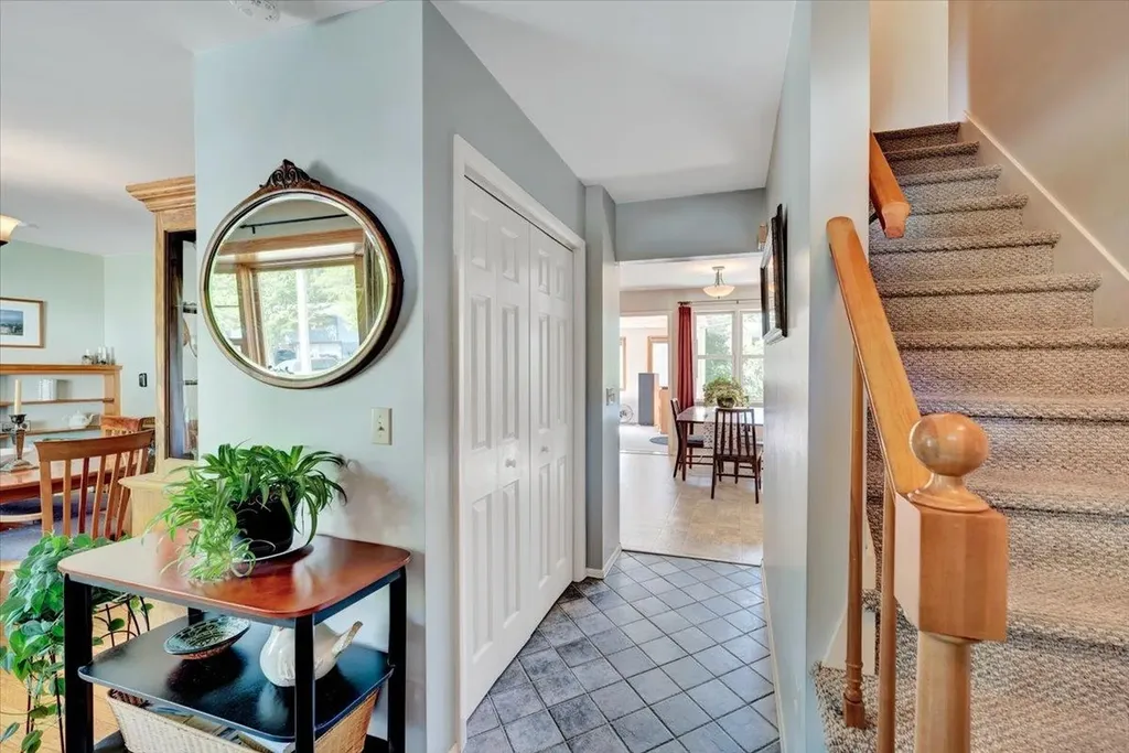 64 Sandy Lane Burlington VT 05408