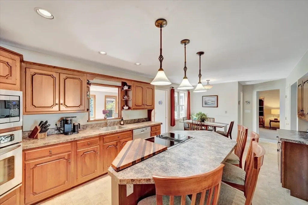 64 Sandy Lane Burlington VT 05408