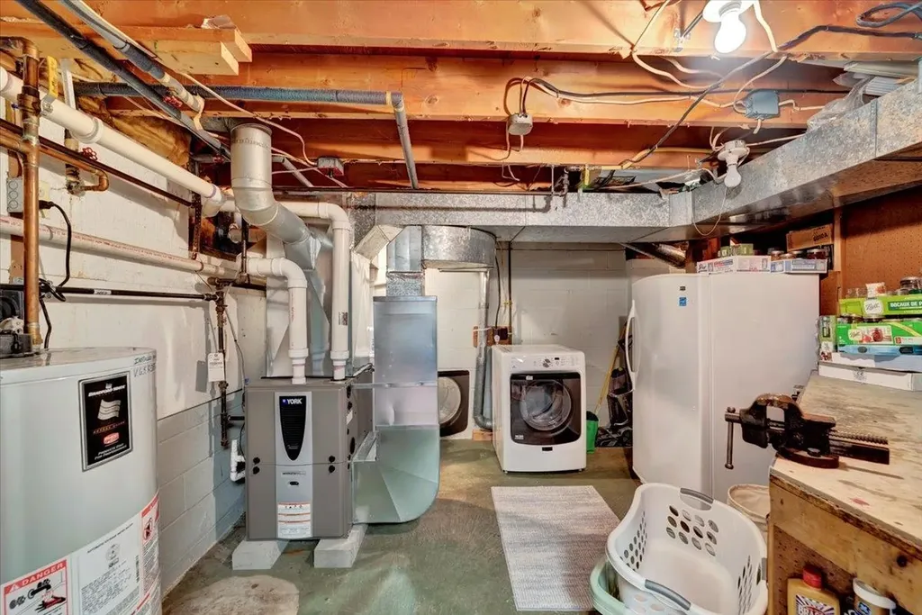 64 Sandy Lane Burlington VT 05408