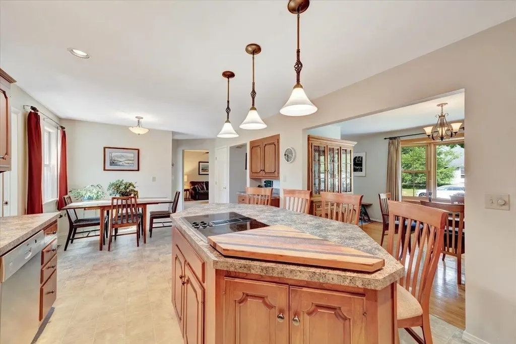 64 Sandy Lane Burlington VT 05408