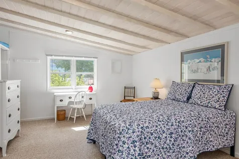 66 The Pines North Georgia VT 05478