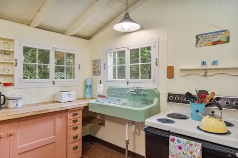 66 The Pines North Georgia VT 05478