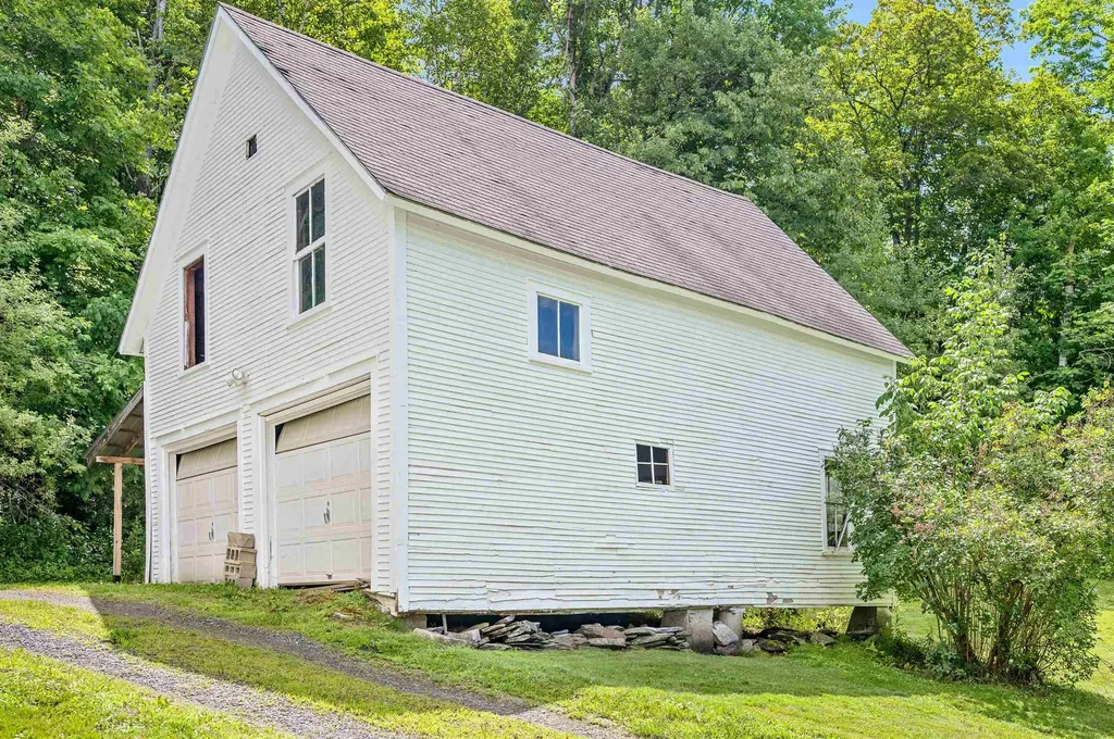 2102 Paine Turnpike South Berlin VT 05641