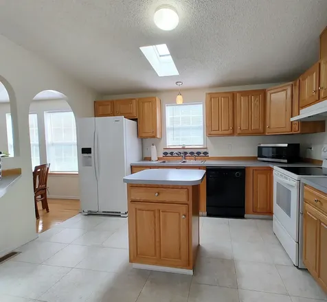 44 Hawaii Lane Rochester NH 03867