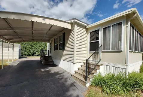 44 Hawaii Lane Rochester NH 03867