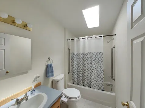 44 Hawaii Lane Rochester NH 03867