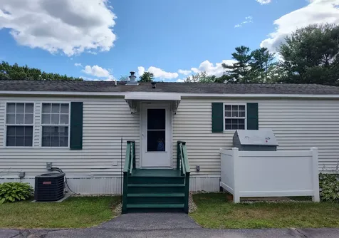 44 Hawaii Lane Rochester NH 03867