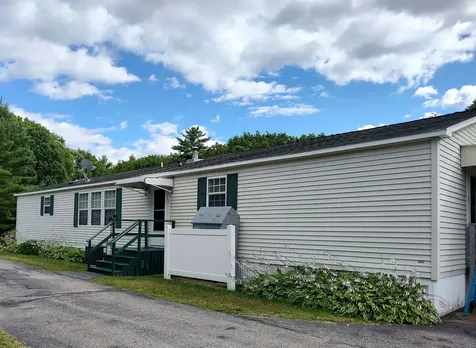 44 Hawaii Lane Rochester NH 03867
