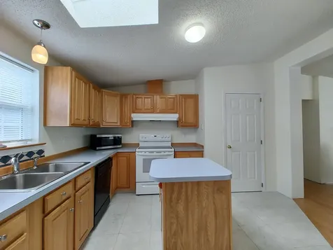 44 Hawaii Lane Rochester NH 03867