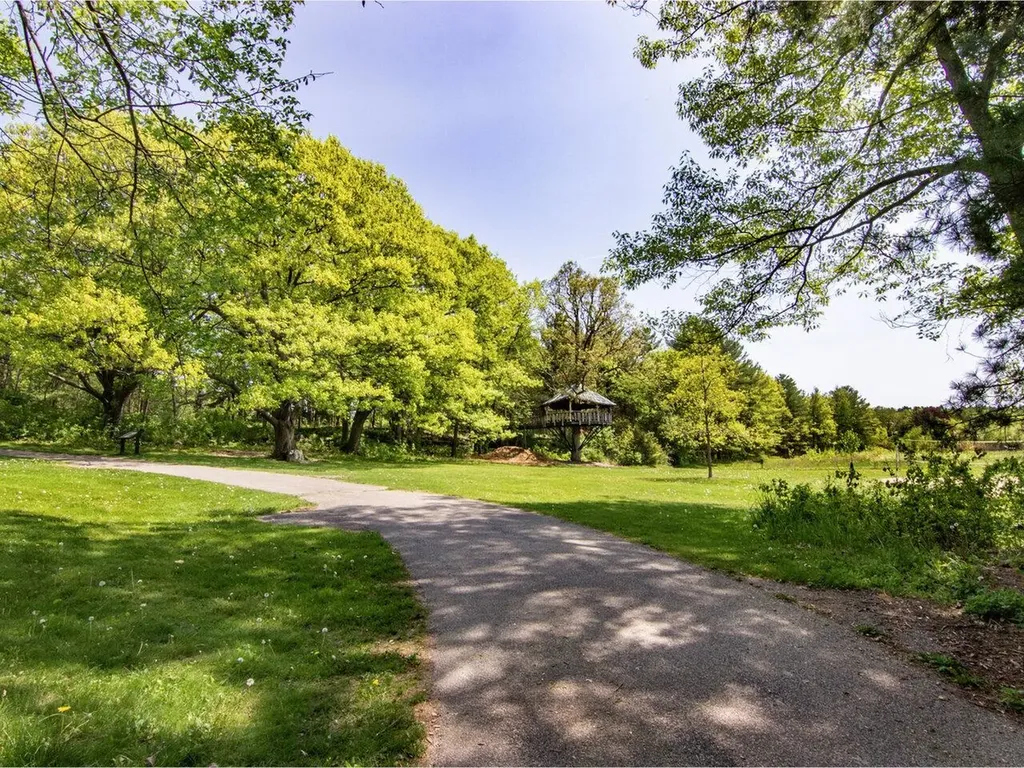 141 Ledgewood Circle Burlington VT 05401