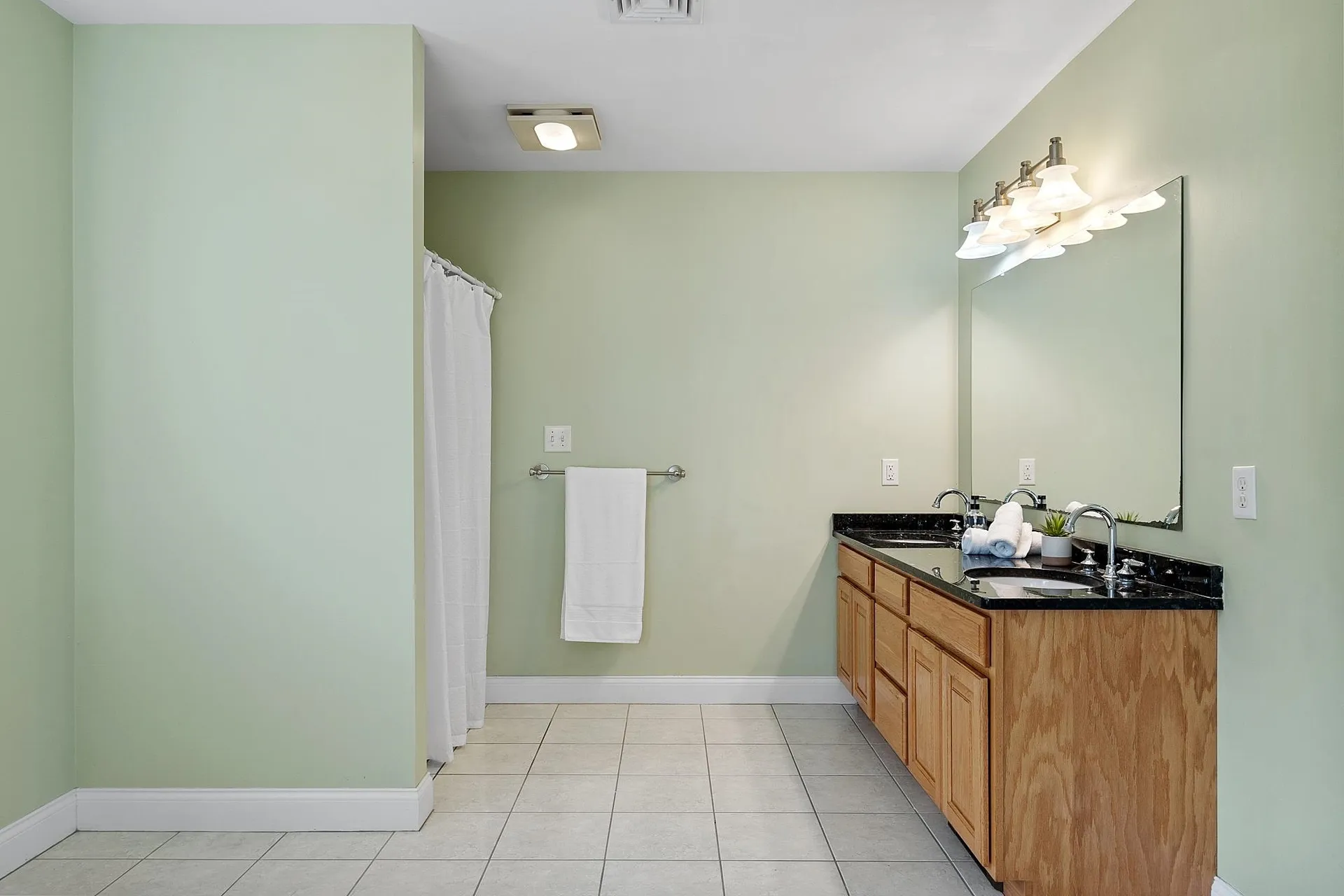 13 Silver Brook Road Salem NH 03079