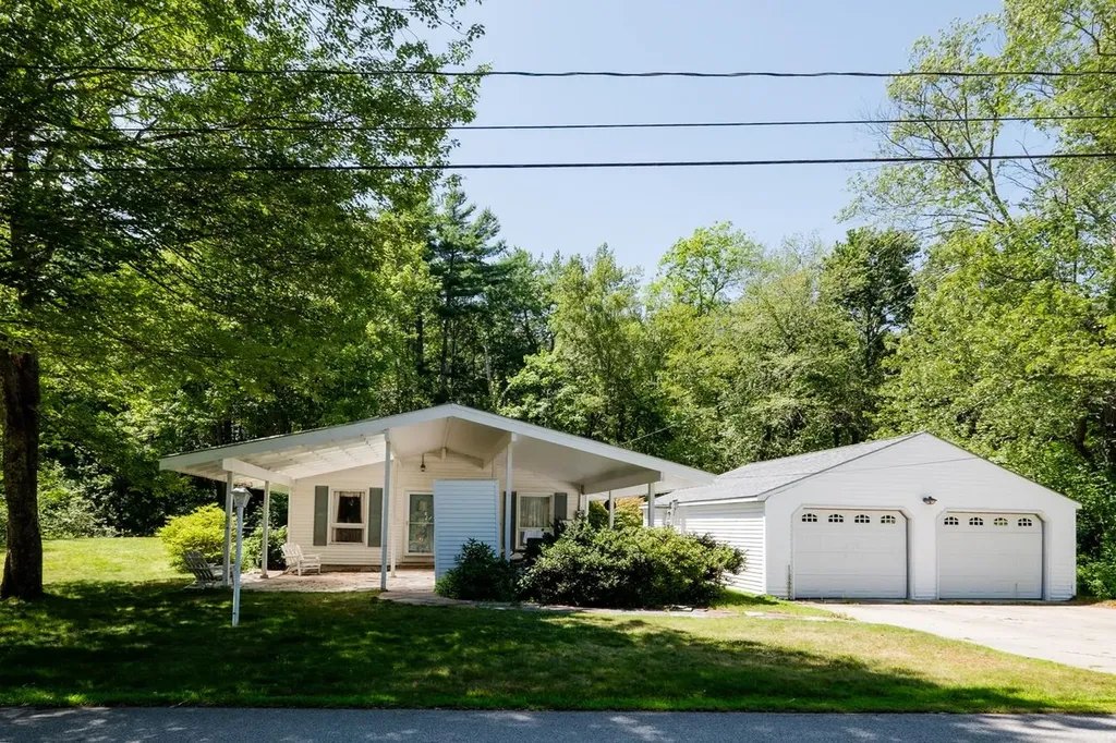 11 River Road North Hampton NH 03862