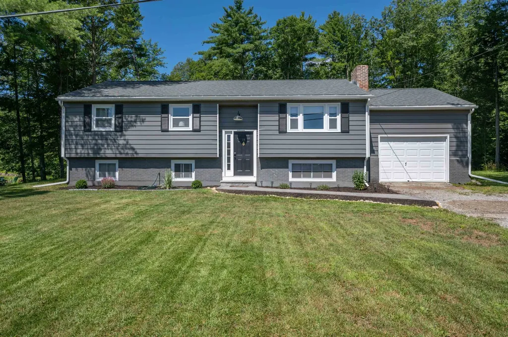 18 Dream Lake Drive Amherst NH 03031