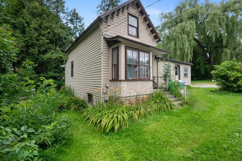 23 Hanna Road Highgate VT 05459