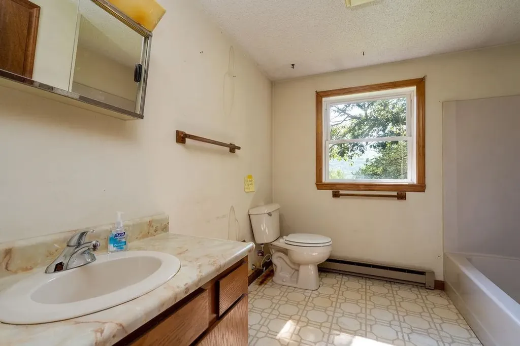1031 Cherry Valley Road Gilford NH 03249