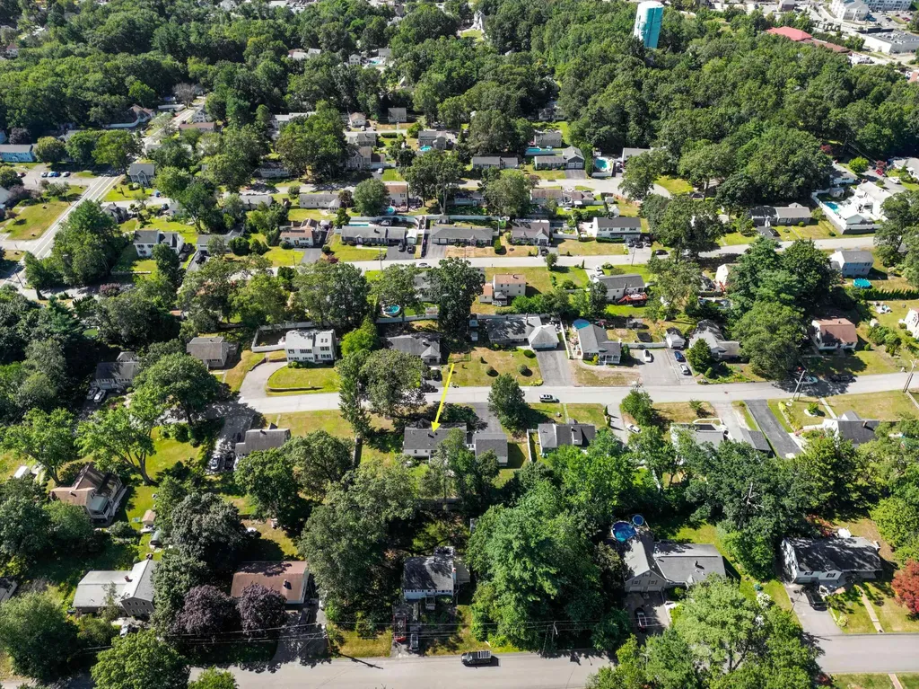 10 Irving Street Salem NH 03079