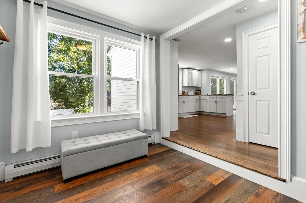 10 Irving Street Salem NH 03079