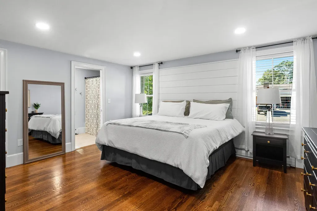 10 Irving Street Salem NH 03079