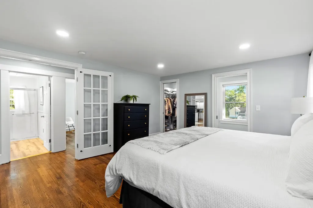 10 Irving Street Salem NH 03079