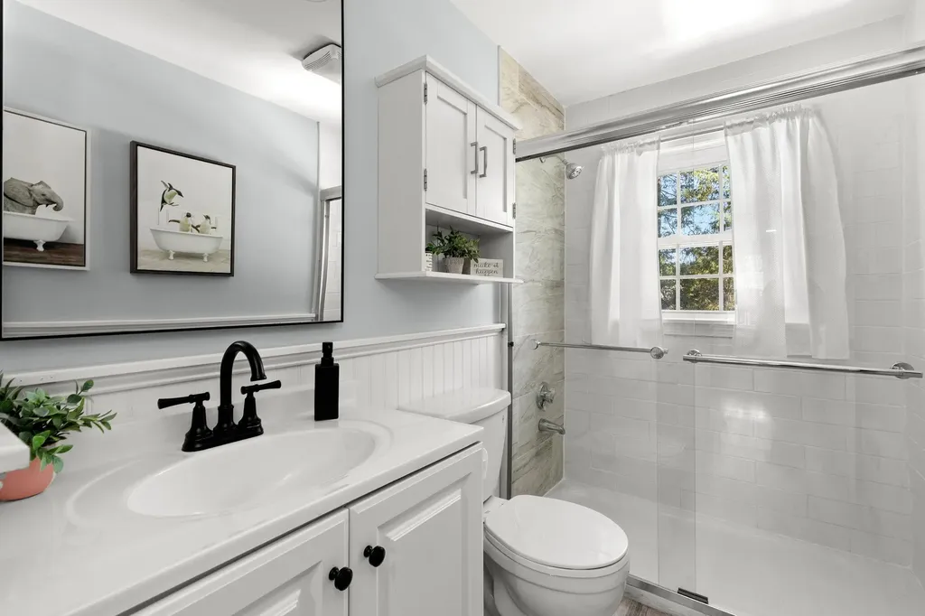 10 Irving Street Salem NH 03079