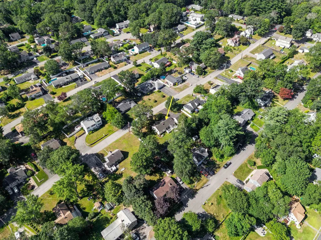 10 Irving Street Salem NH 03079