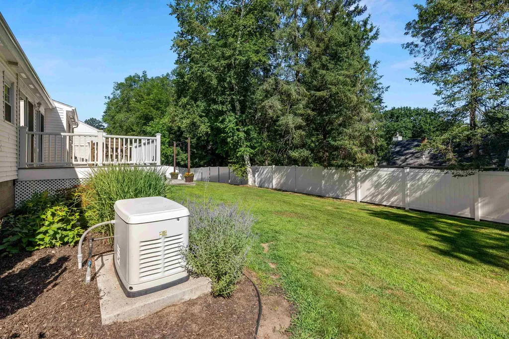 10 Irving Street Salem NH 03079